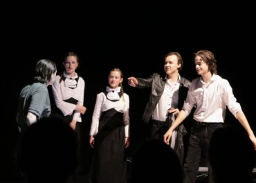 Theater-AG begeistert beim Festival „Das Gelbe vom Ei“